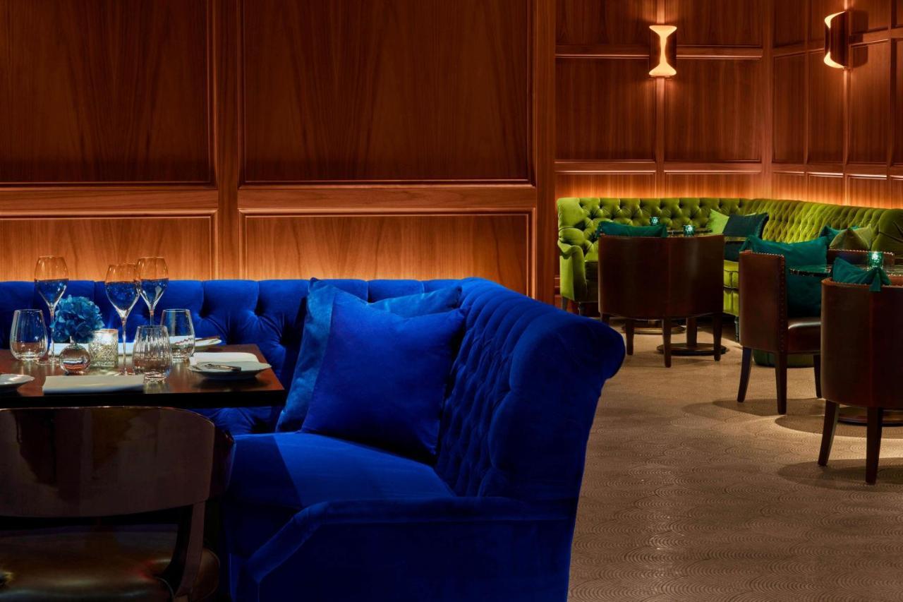 The Times Square Edition New York Bagian luar foto Interior of the restaurant
