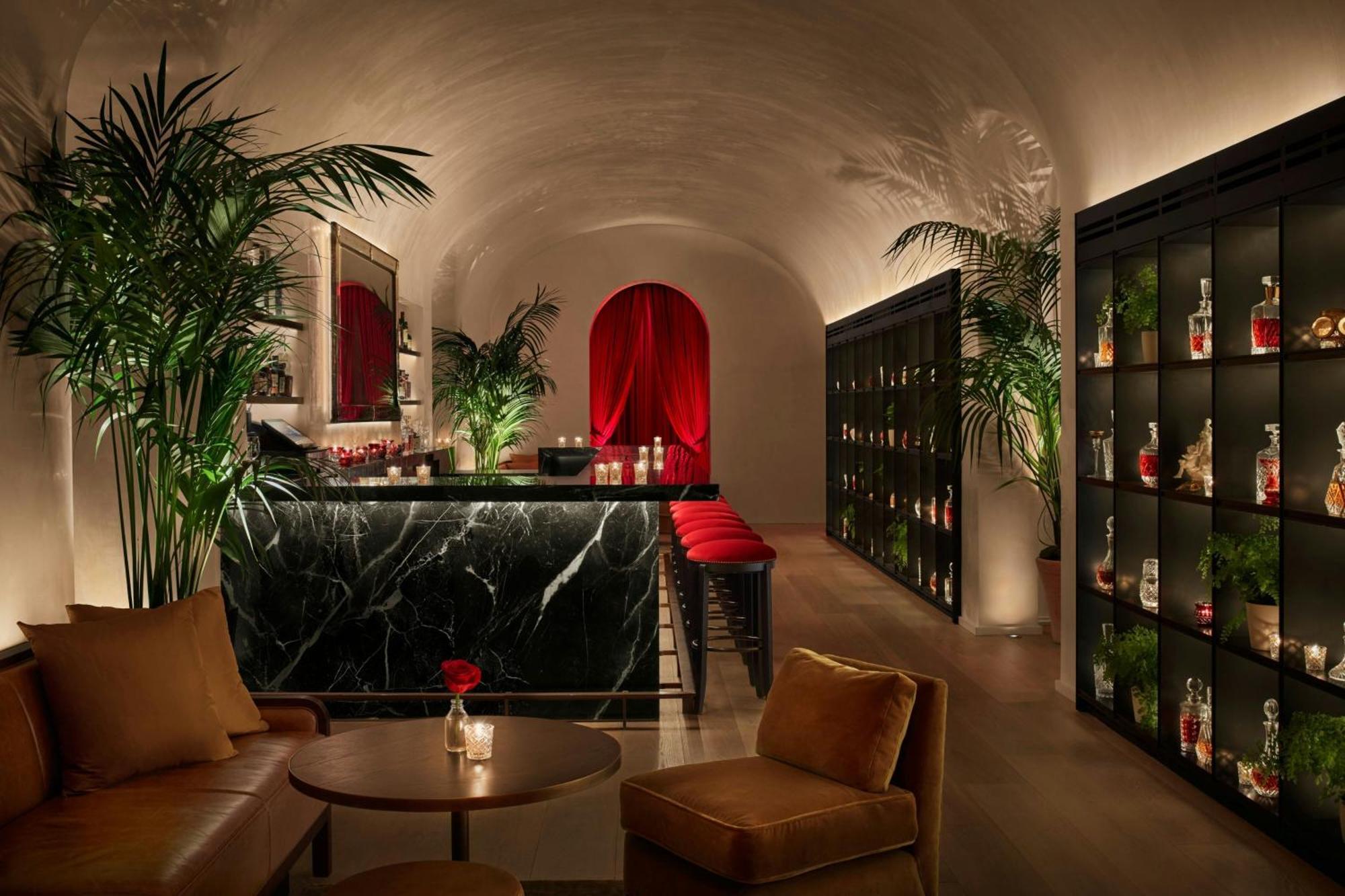 The Times Square Edition New York Bagian luar foto The Bar at The London Edition