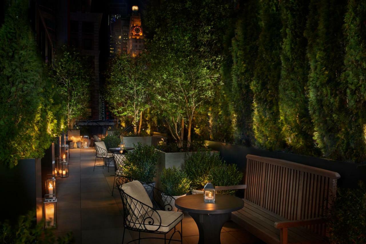 The Times Square Edition New York Bagian luar foto The Garden at Night
